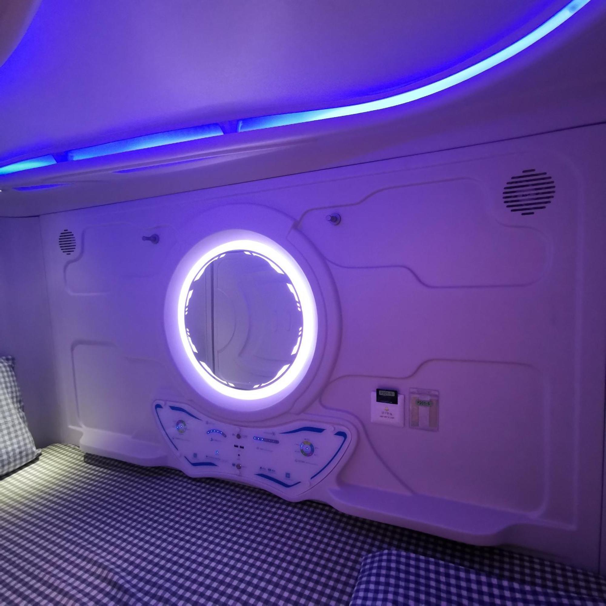 橙舍太空艙 Tw Capsule Hostel Taipei Exteriör bild